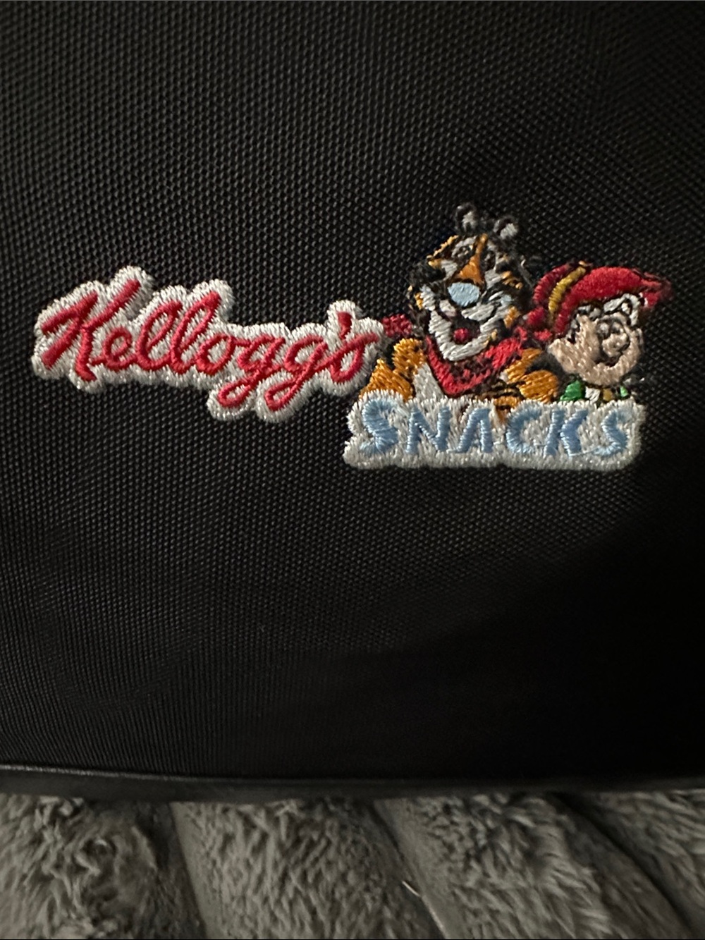 Toppers: Vintage 00’s Kellogg’s Snacks Duffel Bag - Picture 4 of 4